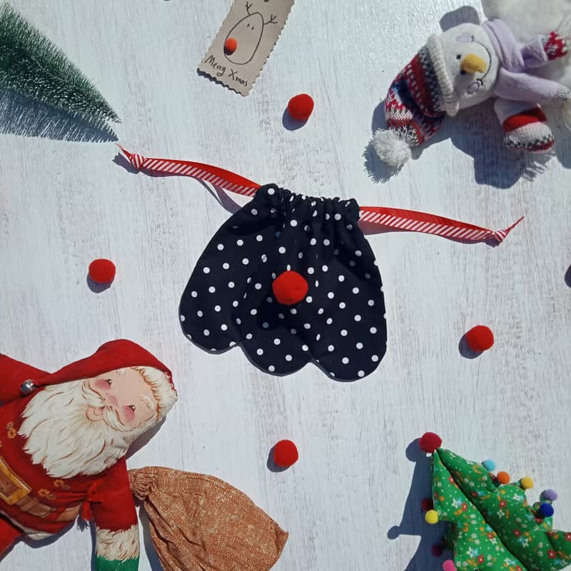 Christmas drawstring bag with pom pom