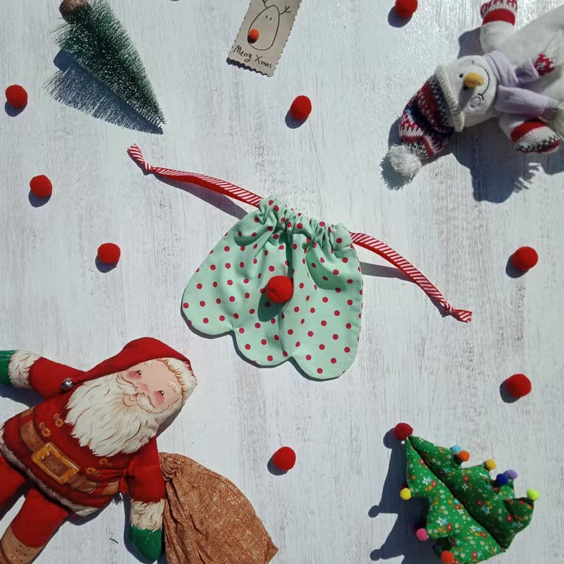 Christmas drawstring bag with pom pom