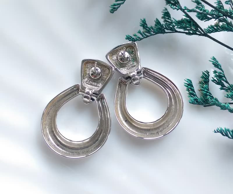 Vintage Jewelry 西洋古董飾品  MONET 經典門環 銀色調 針式耳環
