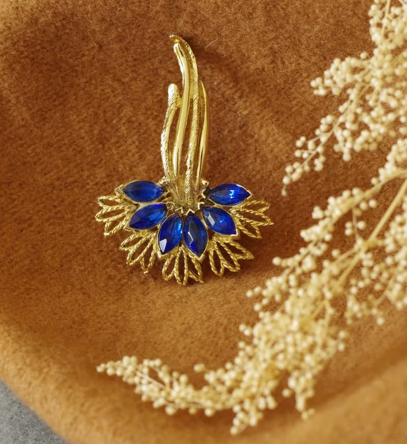 老又好古董珠寶 金色花束藍色馬眼萊茵石別針胸針 B1497
