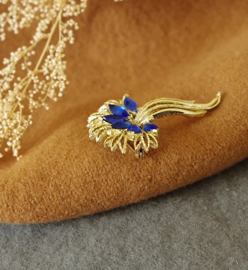 老又好古董珠寶 金色花束藍色馬眼萊茵石別針胸針 B1497