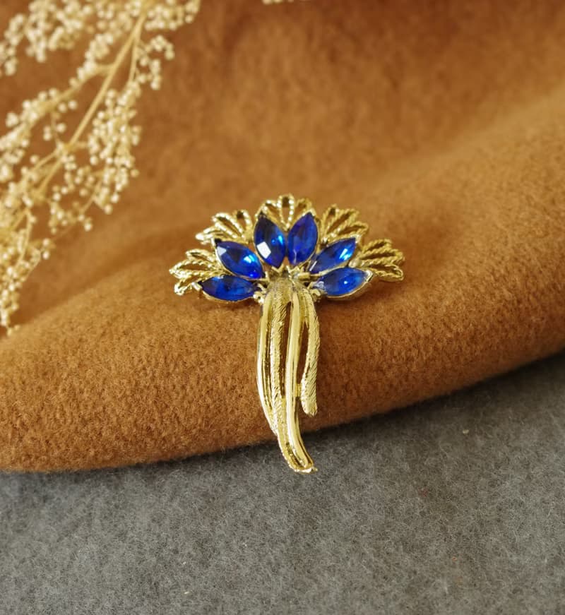 老又好古董珠寶 金色花束藍色馬眼萊茵石別針胸針 B1497
