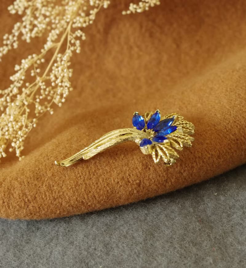 老又好古董珠寶 金色花束藍色馬眼萊茵石別針胸針 B1497
