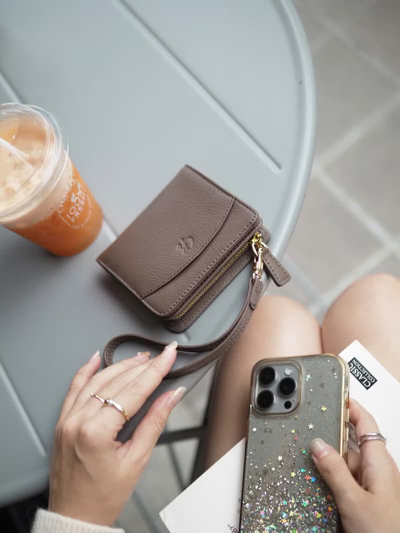 Anna (Clay): Mini / short wallet, cow leather, Bifold Zipper, Brown-grey