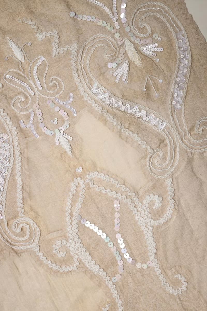 【精品禮盒】釘珠喀什米爾水煮羊毛刺繡圍巾披肩拼透紗粉嫩漸層色