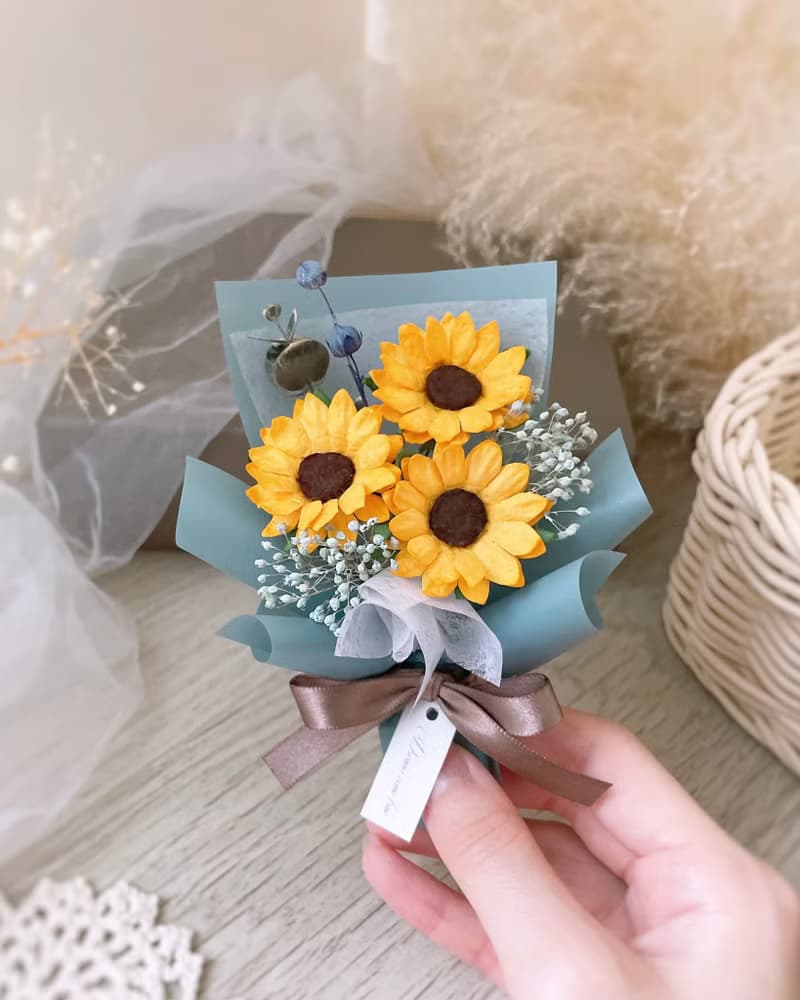 迷你向日葵花束  l 附贈禮盒包裝 進口紙花 畢業花束 太陽花