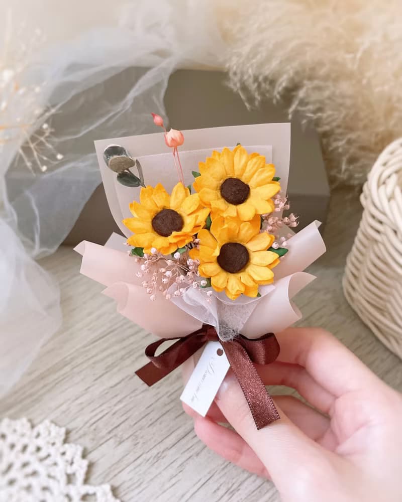 迷你向日葵花束  l 附贈禮盒包裝 進口紙花 畢業花束 太陽花