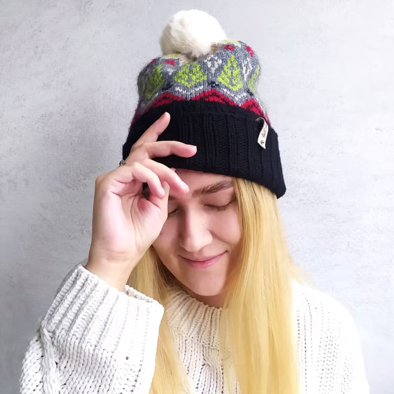 Warm knitted jacquard pompom hat | レディース帽子