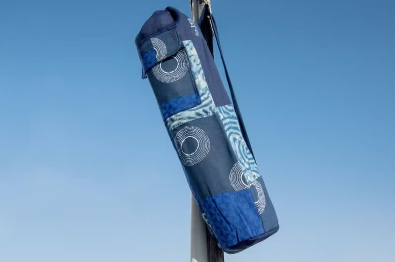 手工拼布瑜珈墊背包/yoga bag/瑜伽包/編織包/織布包-藍染木刻印