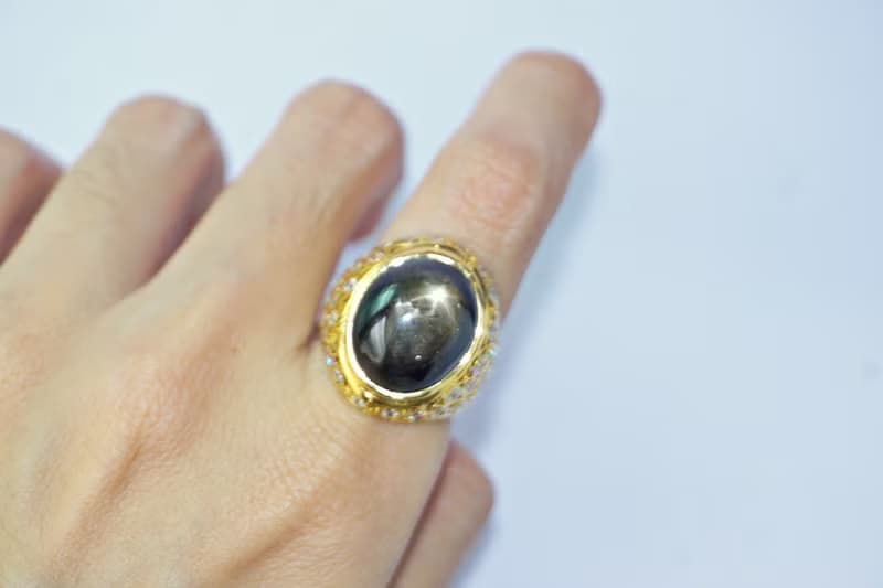Natural Black Star Sapphire 28 Cts Ring Sterling Silver925 With Gold Plated.