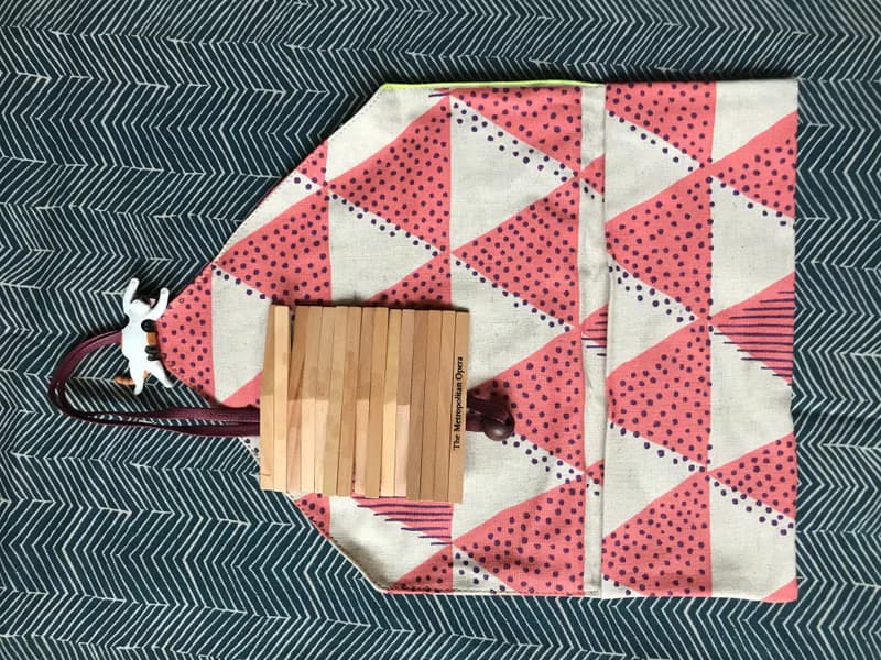 三角屋型粉紅芝麻布捲式餐具套