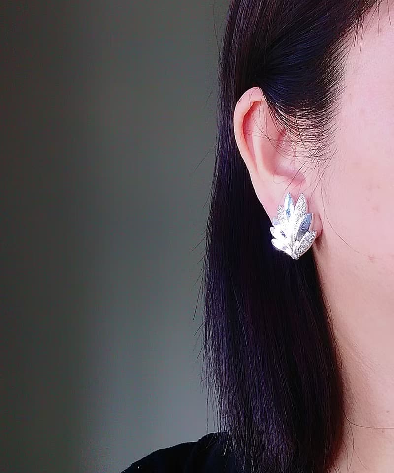 Vintage Jewelry 西洋古董飾品 銀色調 細葉 夾式耳環