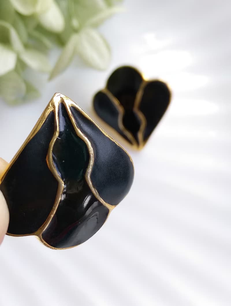 Vintage Jewelry 西洋古董飾品 黑色調 花瓣 簡約 針式耳環