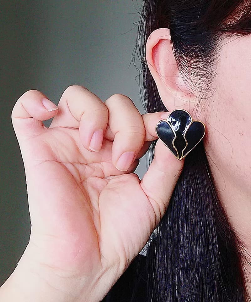 Vintage Jewelry 西洋古董飾品 黑色調 花瓣 簡約 針式耳環