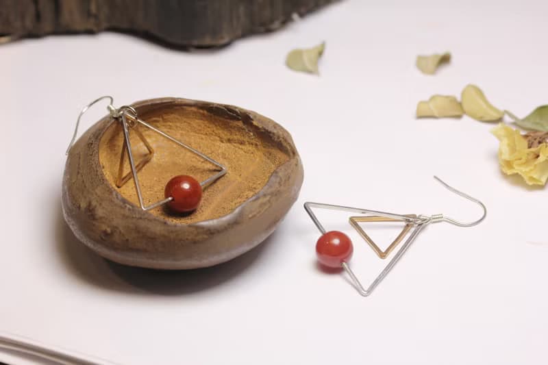 紅瑪瑙S925純銀耳墜中國風有氣質 三角形耳環 長款