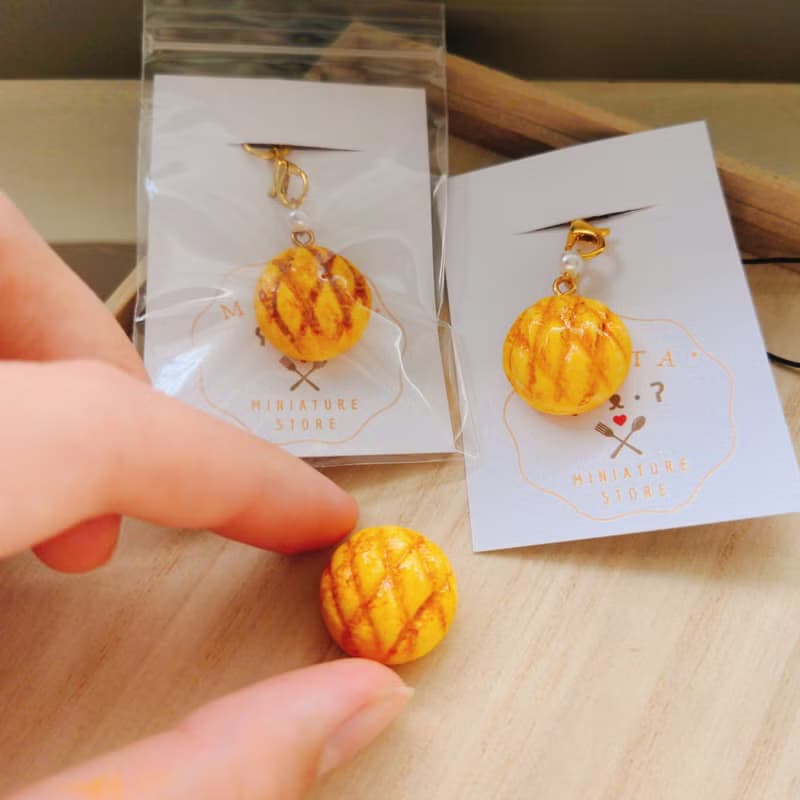 minita* 迷你菠蘿麵包【原味】高仿真 掛飾 吊飾 別針 療癒小物