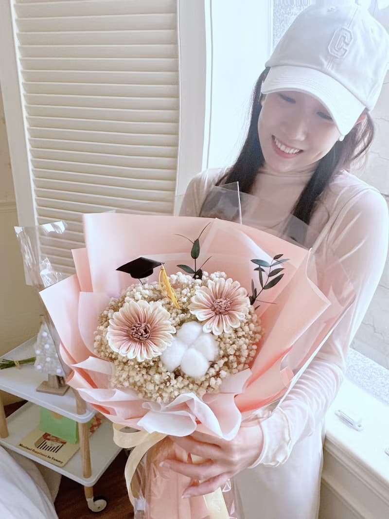 簡約太陽花花束 畢業花束 向日葵花束 乾燥花束 奶茶色花束
