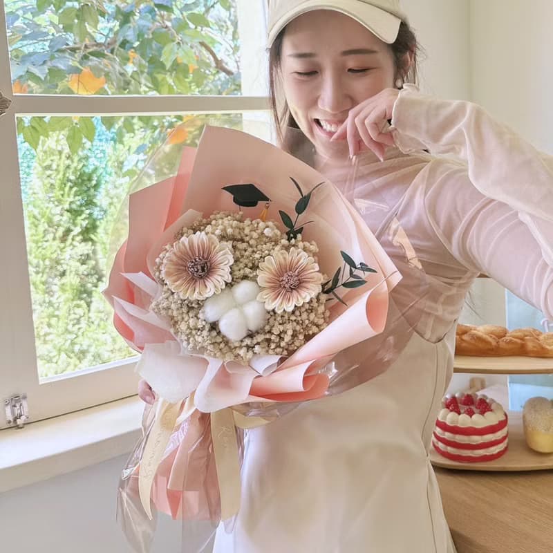 簡約太陽花花束 畢業花束 向日葵花束 乾燥花束 奶茶色花束