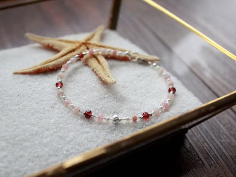 Journal 星砂糖罐-丹緋 / 天然粉蛋白石、石榴、月光石、珍珠純銀手鍊