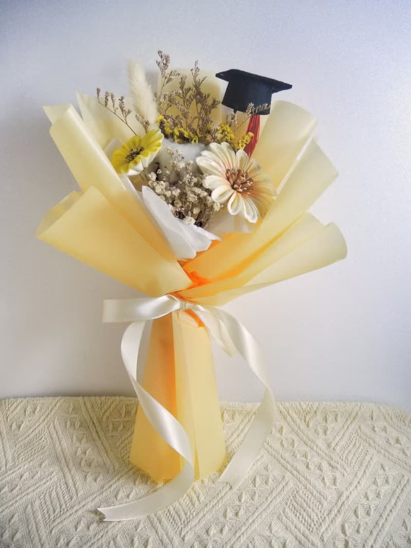 畢業禮物 畢業花束 可擴香乾燥花束 永生花 乾燥花 索拉花