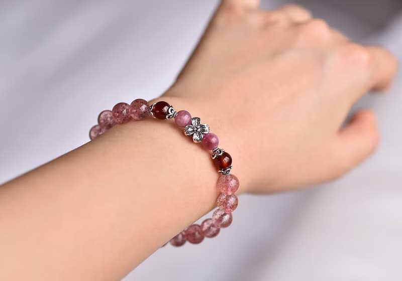透體草莓晶+石榴石+粉碧璽純銀花朵水晶手鍊