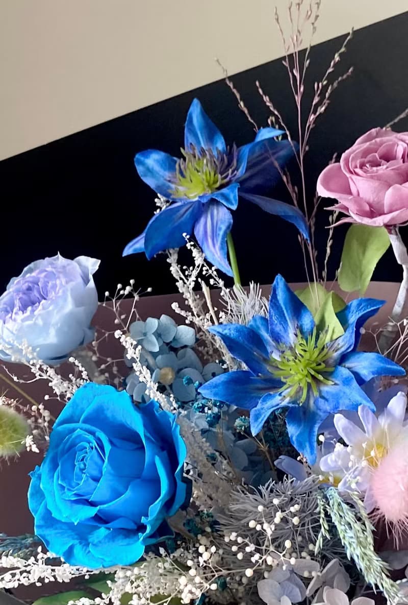 日系鐵線蓮花束。情人節永生花 / 生日紀念日升遷教師節 表演獻花