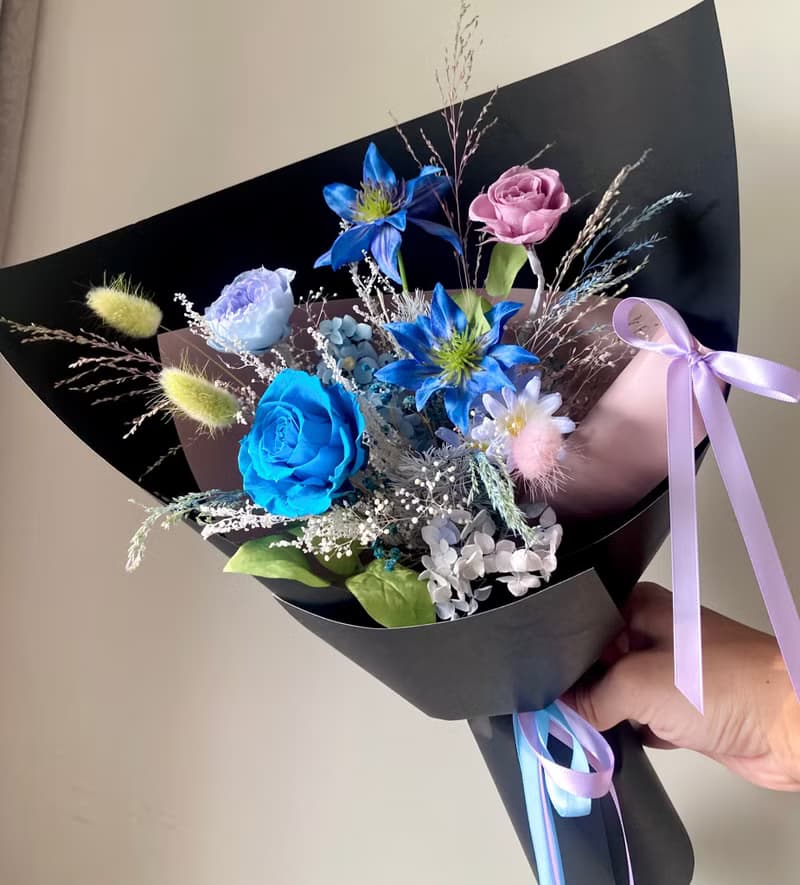 日系鐵線蓮花束。情人節永生花 / 生日紀念日升遷教師節 表演獻花