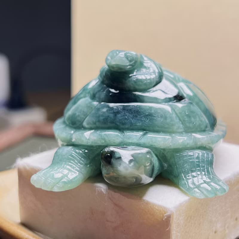 飄綠花翡翠巧雕玄武烏龜 | 天然緬甸玉A貨翡翠 | 送禮