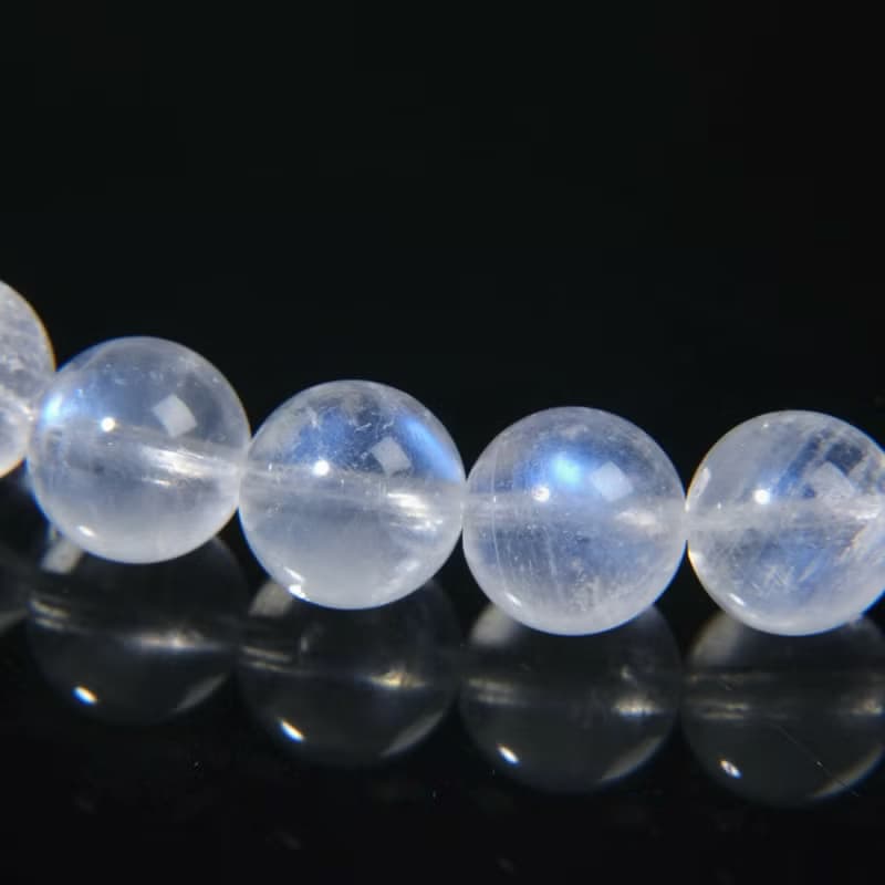 一圖一物│#573 7.5mm 冰透藍光月光石水晶手鍊 月亮石 愛情人緣
