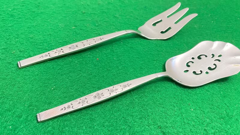 穿孔服務湯匙和叉子不銹鋼復古銀器送給母親的禮物