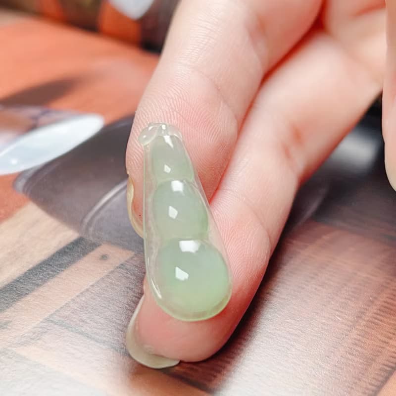 【福壽】冰種飄綠花翡翠福豆| 天然緬甸玉A貨翡翠 | 送禮