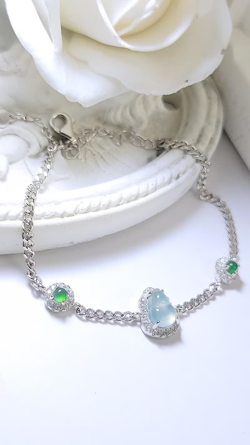 緬甸A貨翡翠冰起膠淡淡天空藍葫蘆7.6mm純銀鍍18k白鑲嵌手鏈