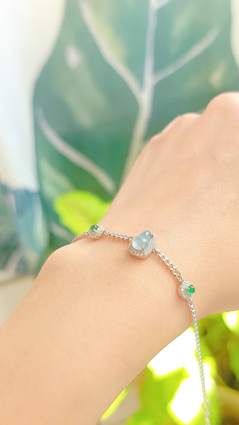 緬甸A貨翡翠冰起膠淡淡天空藍葫蘆7.6mm純銀鍍18k白鑲嵌手鏈