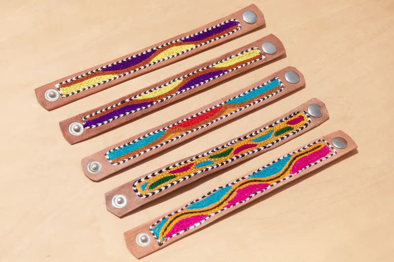 手工刺繡駱駝皮手繩/皮革手繩/皮革手環/真皮手環/刺繡手環-刺繡