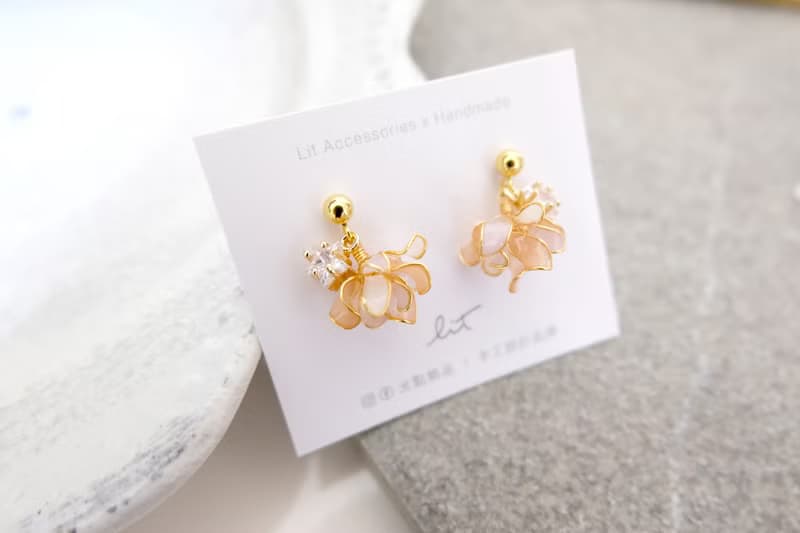 耳針/耳夾水晶花-海帶花裙(兩色)-光點飾品