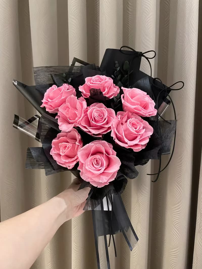 暗夜浪漫永生花束 情人節花束 母親節花束 畢業花束 求婚花束