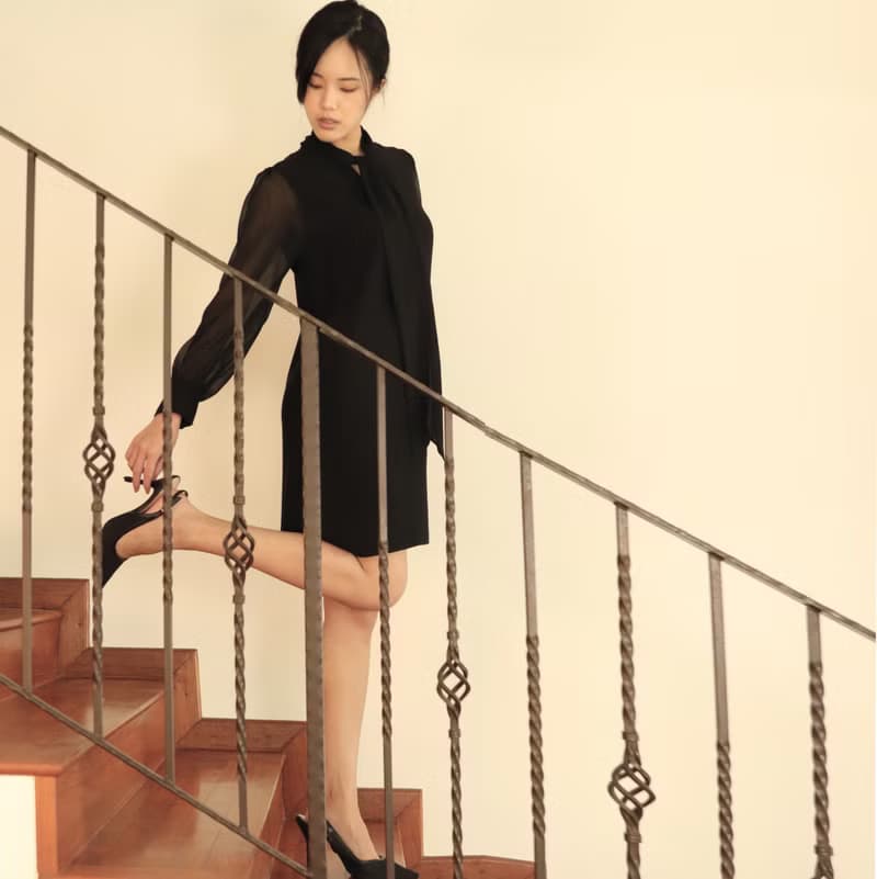 雪紡圍巾領及袖高質感柔軟黑裙子