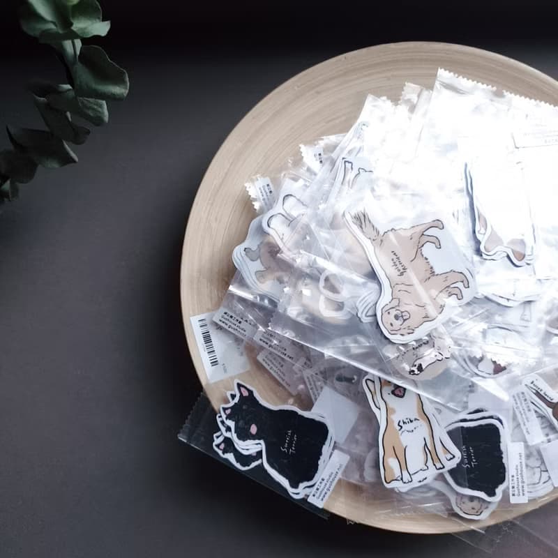 【快速出貨】Dogs霧面防水行李箱貼紙