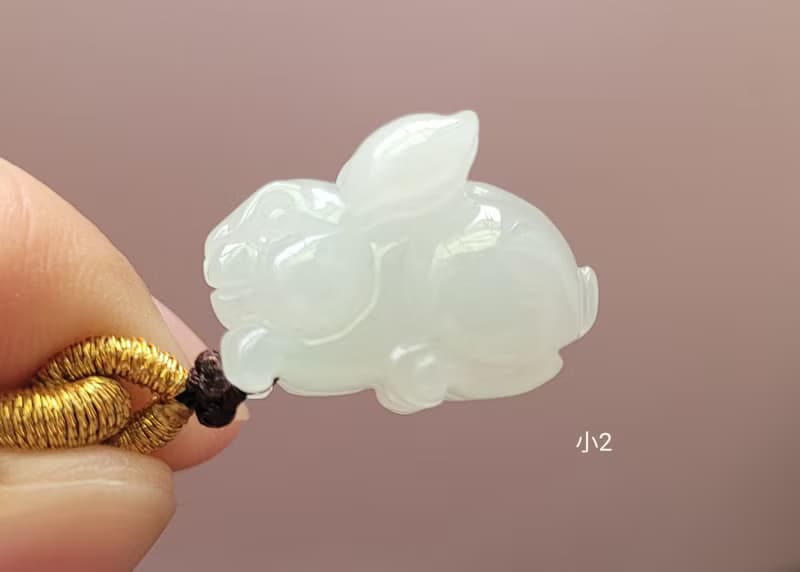 【親翠】天然翡翠 冰嬌爆水底胖耳起瑩光圓圓大眼兔吊墜 | 生肖兔