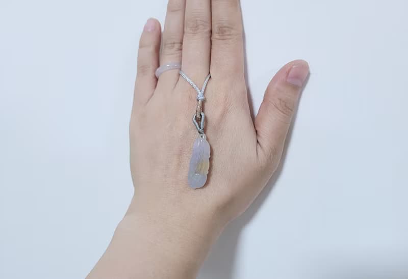 【親翠】天然翡翠 冰淡紫底飄花羽毛仙氣項鍊 送禮首選