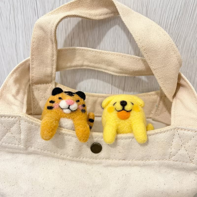 口袋小動物 黃金獵犬小太陽 小老虎 羊毛氈別針 胸針 療癒 送禮