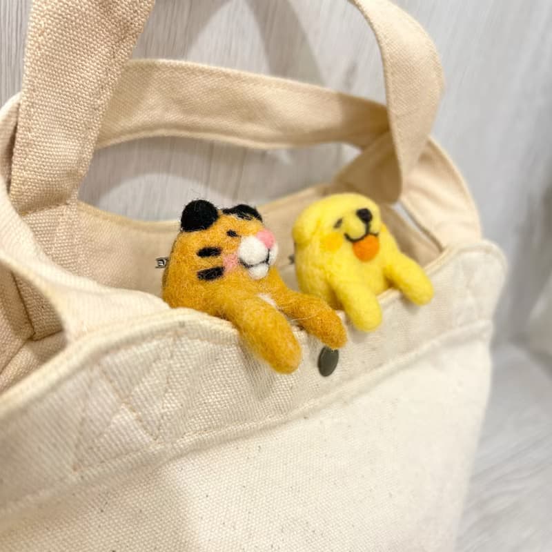 口袋小動物 黃金獵犬小太陽 小老虎 羊毛氈別針 胸針 療癒 送禮