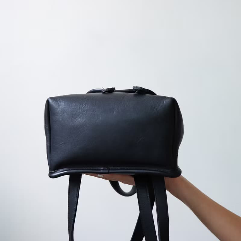 Vintage Coach 黑色簡約方形真皮小後背包