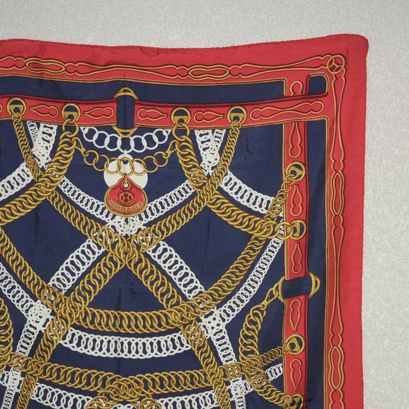 【日本直送】【HERMES】エルメス カレ90 シルク 赤/青 レディース スカーフ【中古】
