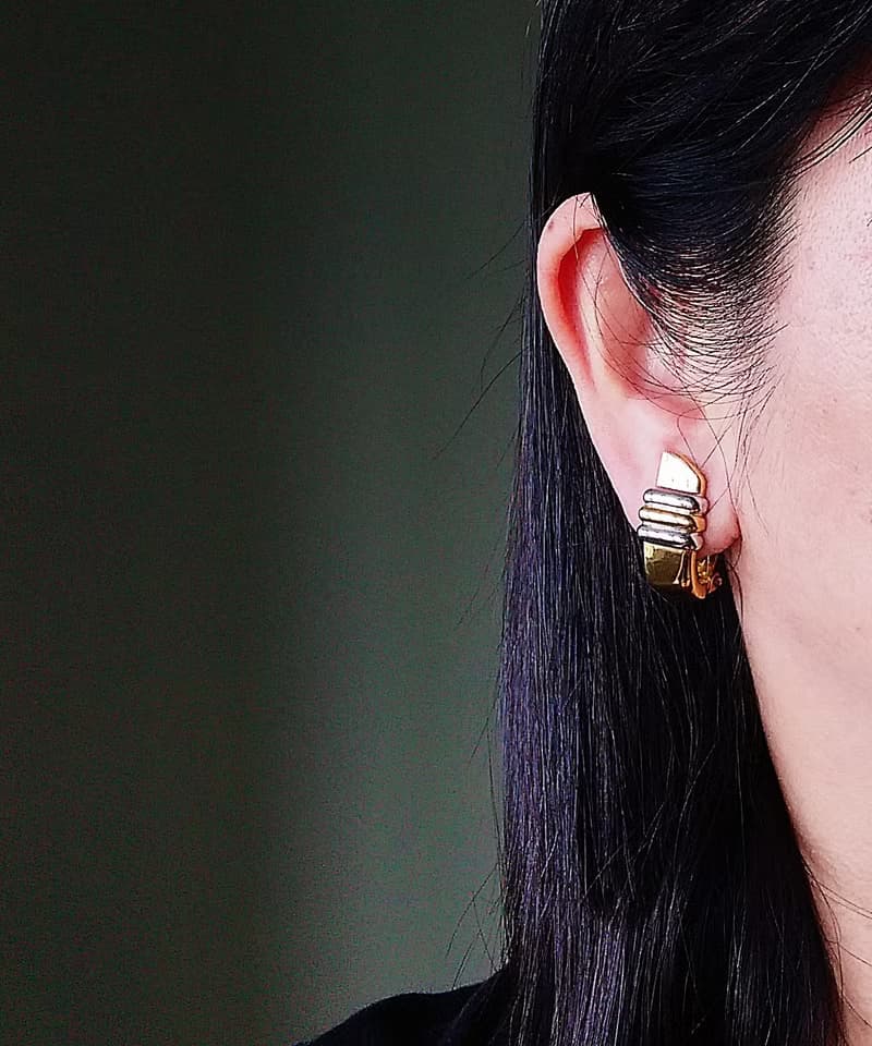 vintage jewelry  典雅金色方形橫紋夾式耳環
