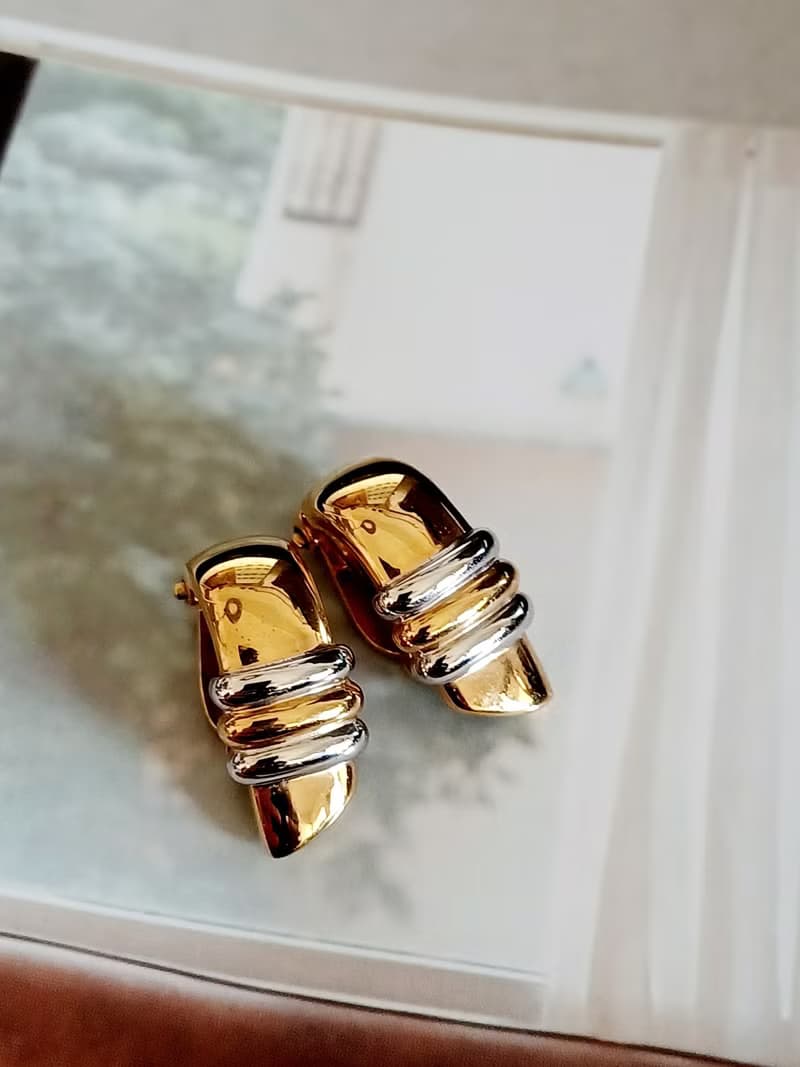 vintage jewelry  典雅金色方形橫紋夾式耳環