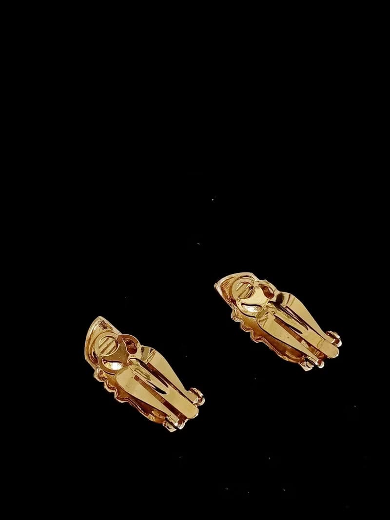vintage jewelry  典雅金色方形橫紋夾式耳環