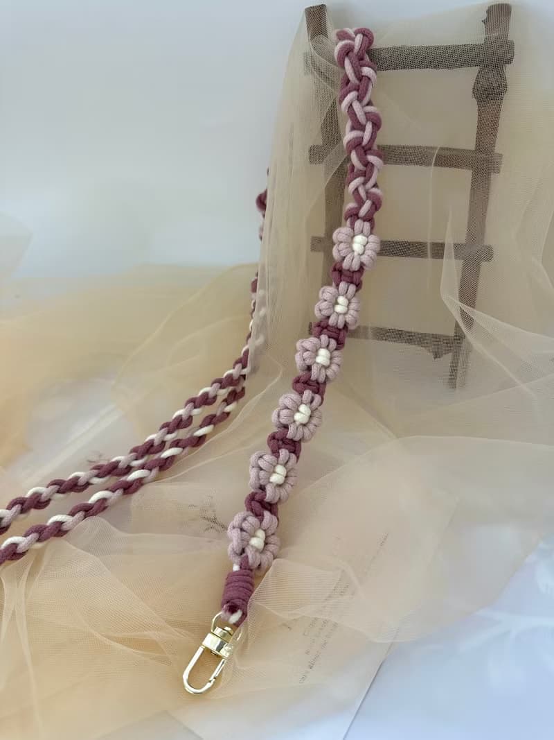 六花瓣立體小花可調式手機掛繩/證件/Macrame