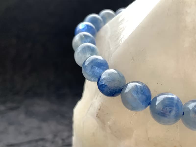 快速出貨 天然藍晶手鍊 無染色 適合靈修的寶石