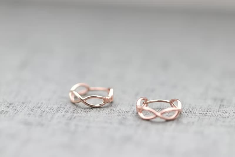 14K Infinity Cycle Earring ( Small) 無限圓圈耳扣耳環 (小)